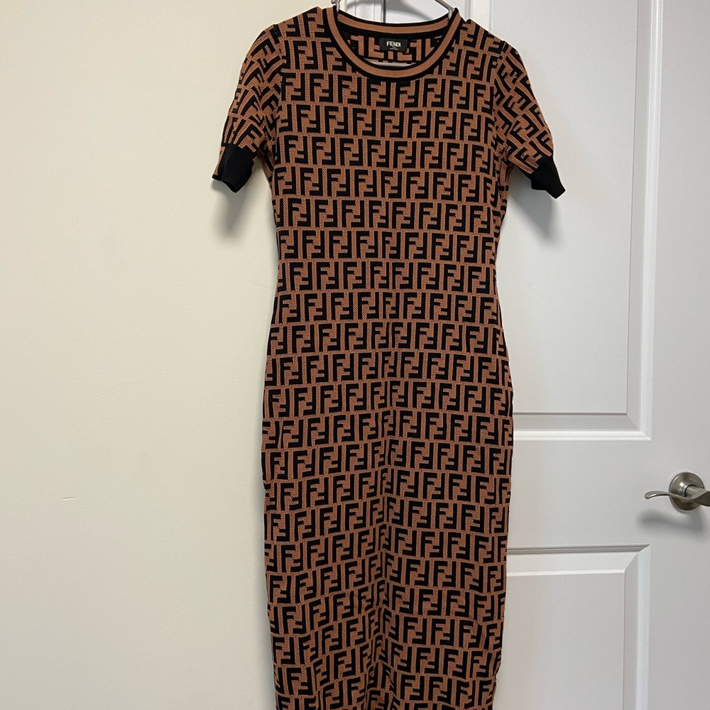 Size large. Worn once. I’ve gained weight too small now.